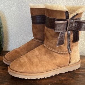 UGG Australia Women's Josette sheepskin boots in the color Chestnut